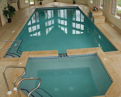 استخر خانگی سرپوشیده کوچک